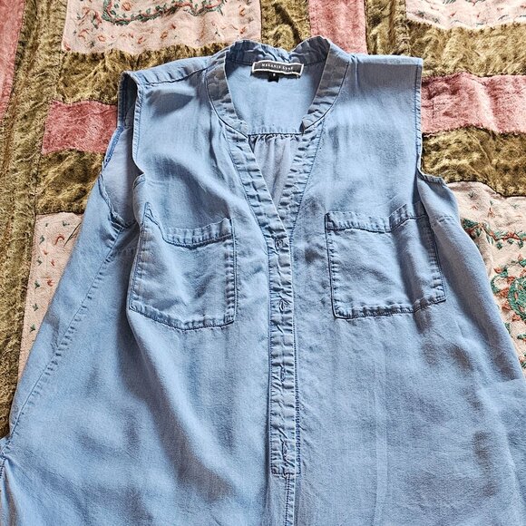 Shirt - Picture 1 of 1